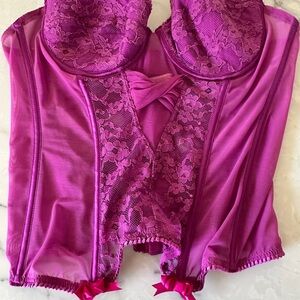 Pink bow 🎀 Lace corset with Underwire & boning  and Satin Panels